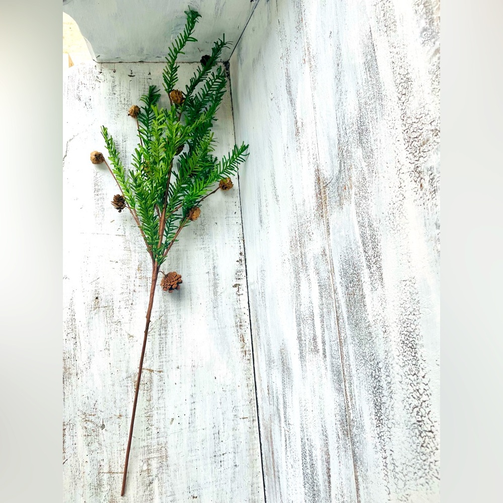 *Pine With Pinecones Artificial Pick, 32”